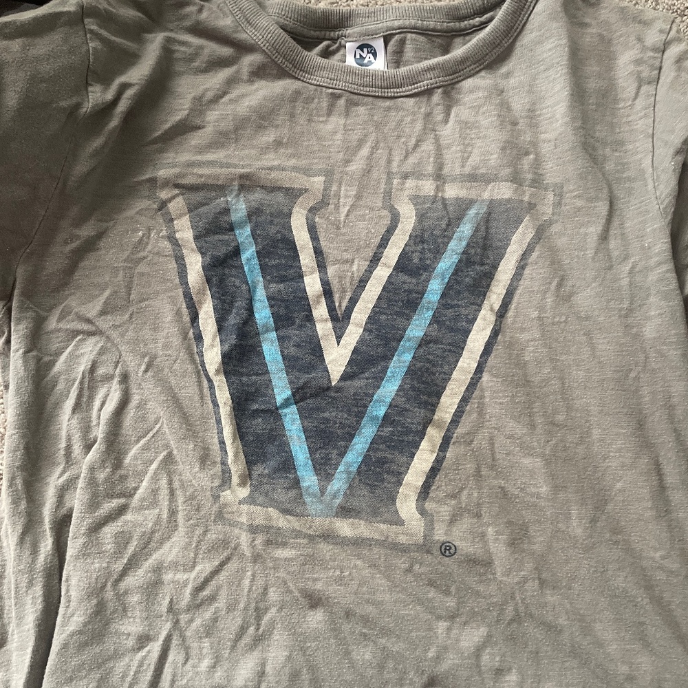 set of 3 Villanova shirts and crewneck